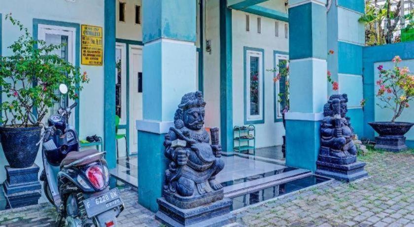 Oyo 91731 Home Stay Elis Cateliya Syariah Karawang Exterior photo
