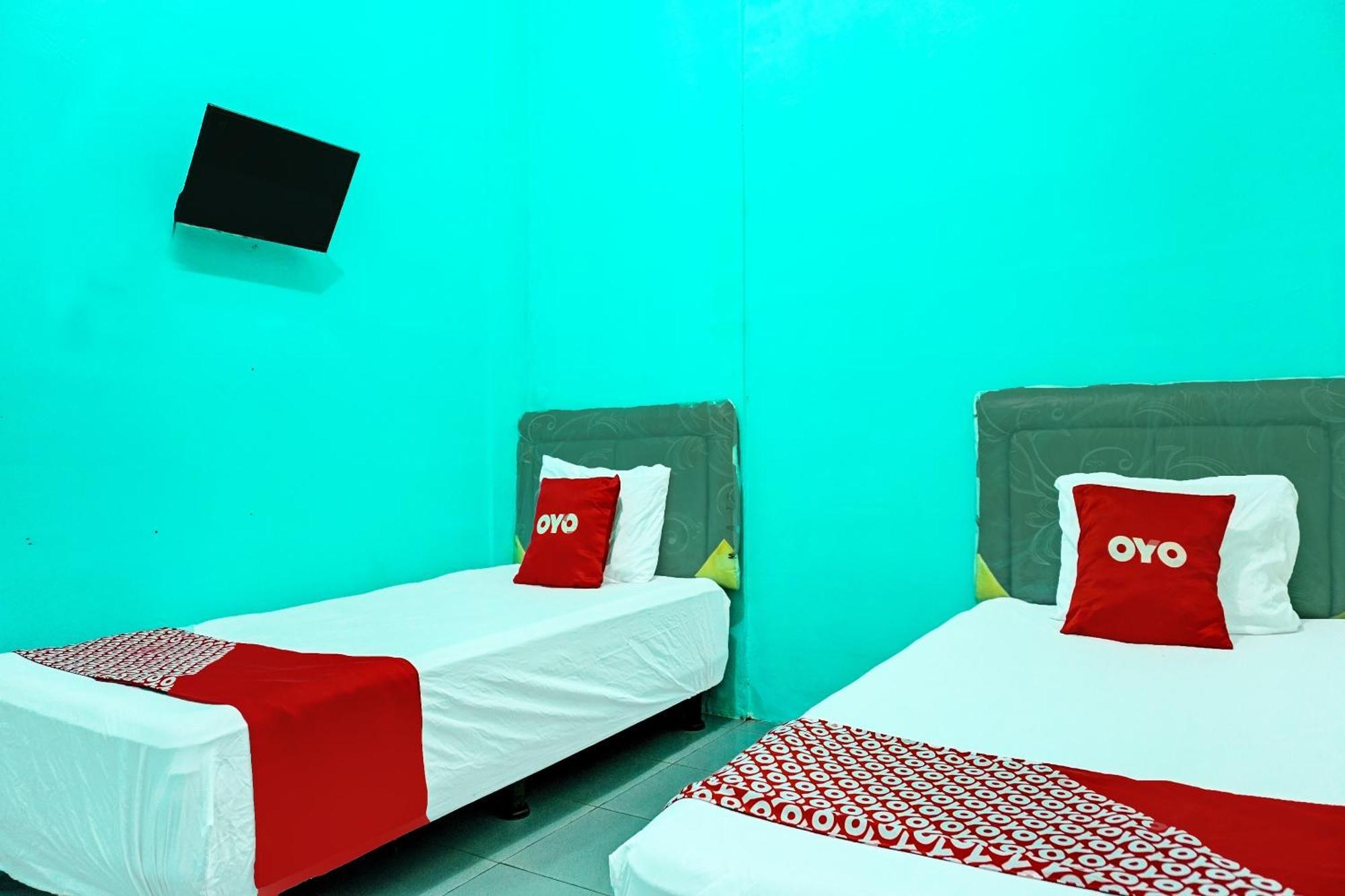 Oyo 91731 Home Stay Elis Cateliya Syariah Karawang Exterior photo